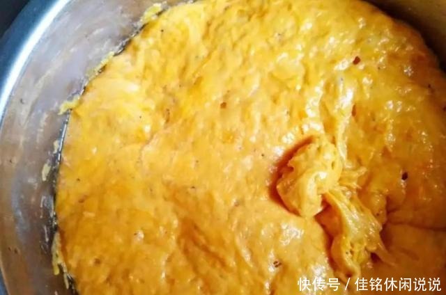 分钟|粗粮细做,快速早餐手不沾面南瓜饼,10分钟搞定!