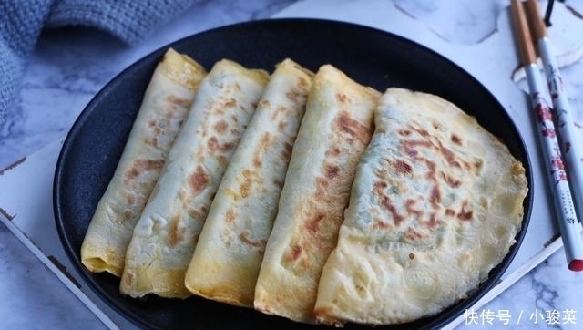 揉面|1把韭菜5个鸡蛋,教你懒人早餐,不和面不揉面,出锅孩子连吃3个