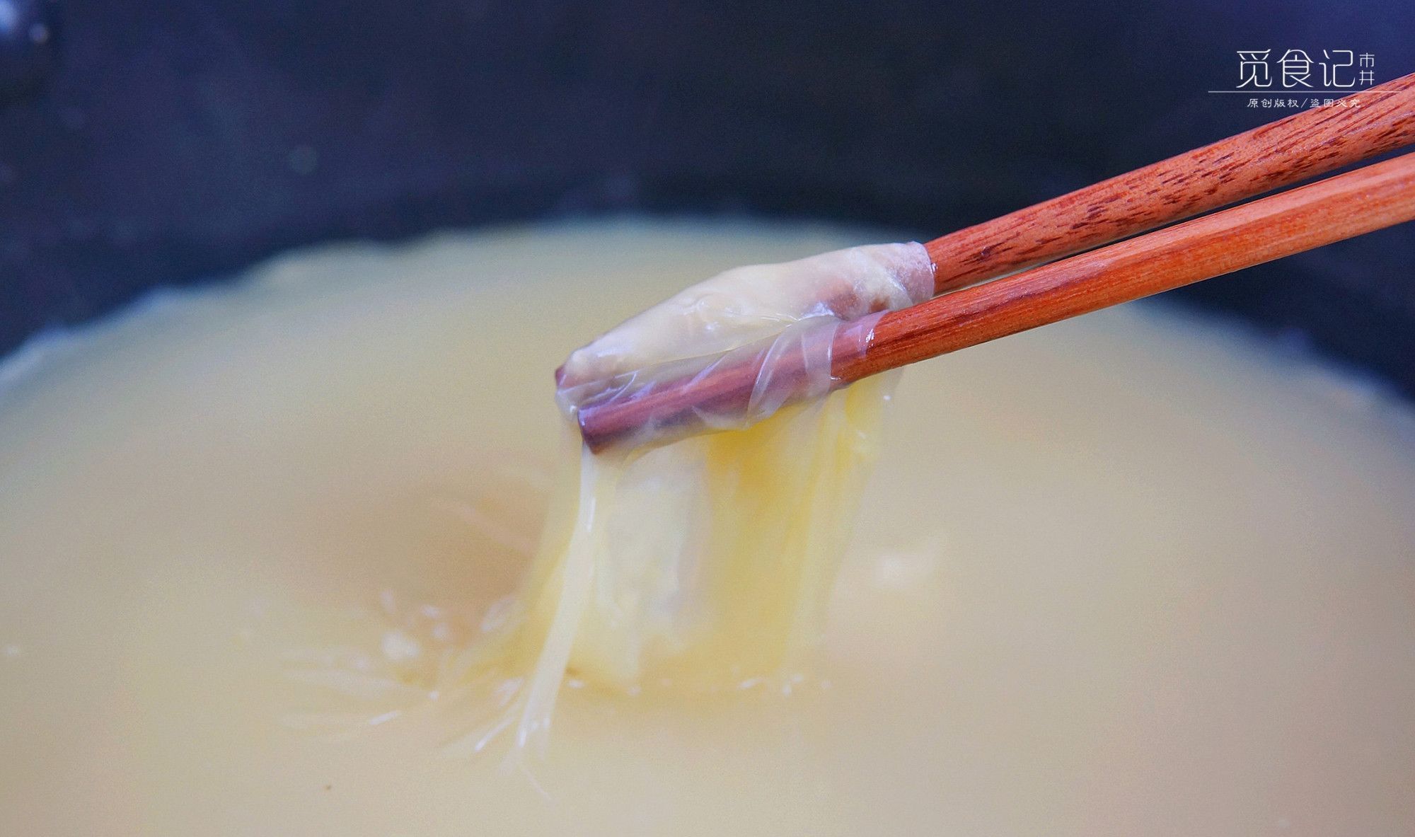 开水|熬小米粥时,用冷水还是开水都不对,记住这妙招,熬出厚厚米油