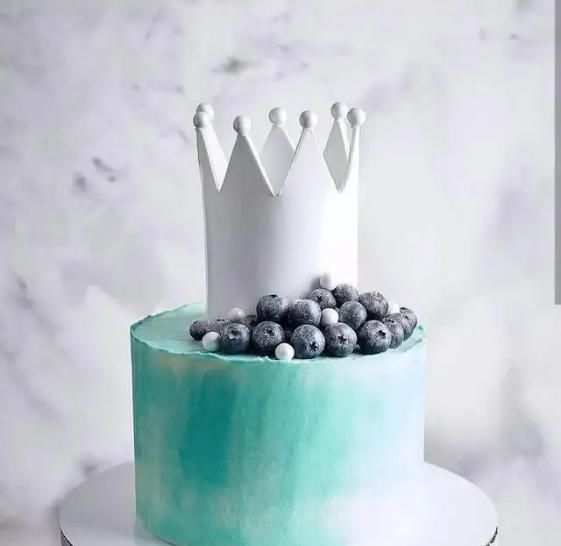 室友|来自“室友”的惊喜蛋糕,蓝色王冠不算啥,看完图5潸然泪下