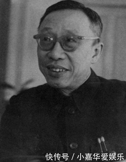 街上|溥仪街上卖烧饼吃,刚咬了一口勃然大怒说:我被仆人骗了二十年