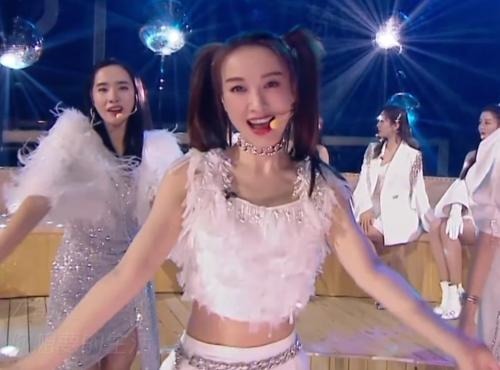 贴膏药|女明星纹身惹争议,《乘风破浪的姐姐》给女团集体“贴膏药”