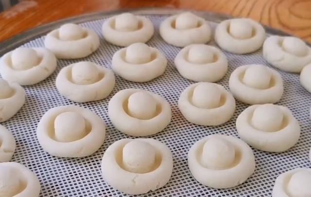  土豆|土豆别直接炒着吃，教你新吃法，加一个南瓜，上桌连汤汁都不剩