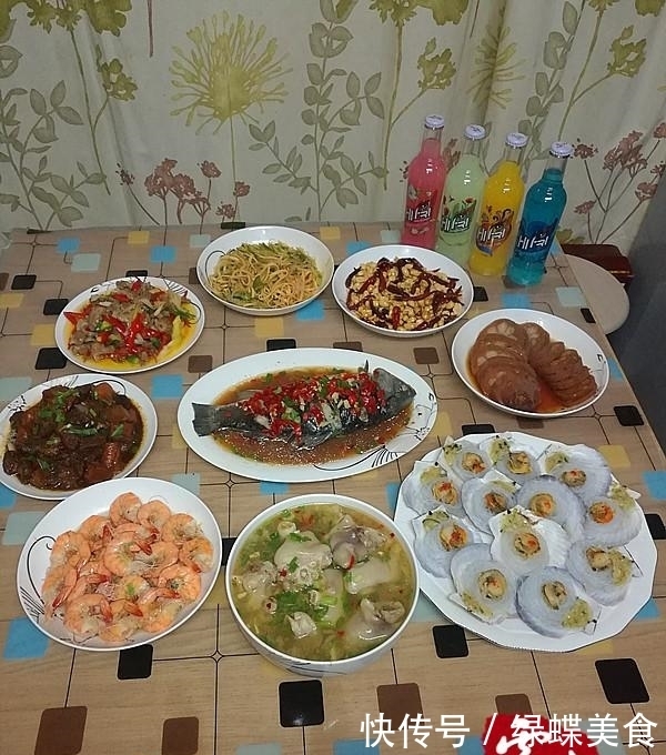 乡下|媳妇过生日,乡下老妈做了一桌子菜,却被嫌弃太寒酸