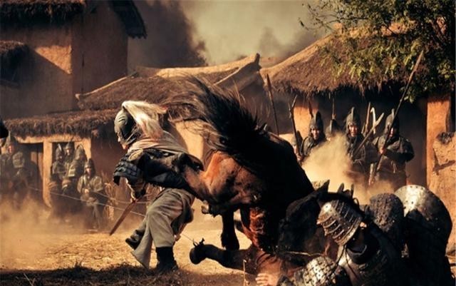 危险|古代攻城战很惨烈,首先爬上云梯的士兵十分危险,为何他们敢爬