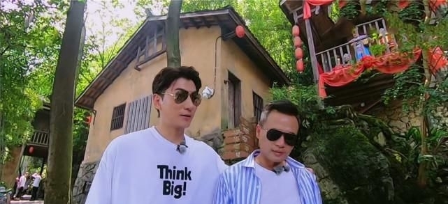 CP|赵丽颖调侃、黄晓明认证,《中餐厅》首对“奇奇怪怪的CP”诞生了