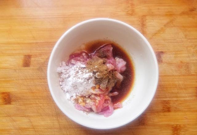 好吃|榨菜别再配粥吃了,用来煮面味道更香,好吃到连汤汁都不剩