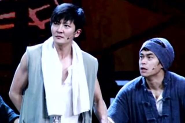 是因为|从“话剧王子”到“余欢水”，郭京飞成功转型的秘密都是因为她