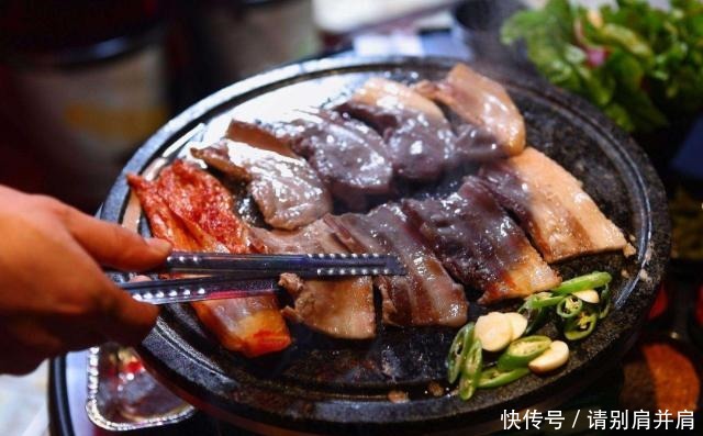 会端|吃自助烤肉,明明没拿萝卜,为啥服务员会端来一盘不懂可别乱吃