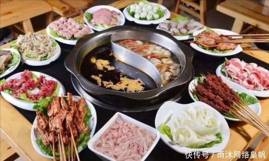 吃火锅|吃火锅时,服务员问“要加汤吗”是在暗示你,很多人都不懂