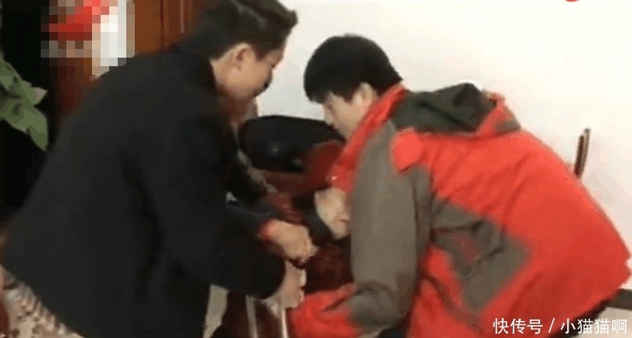 目击者|小学生扶起摔倒老人被讹, 老人跪地发誓, 目击者: 我必须站出来