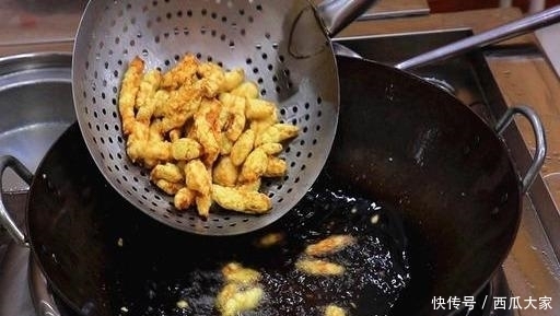 红烧肉|1个茄子、2个番茄,隔天就要吃1回,拿红烧肉都不换,又香又解馋