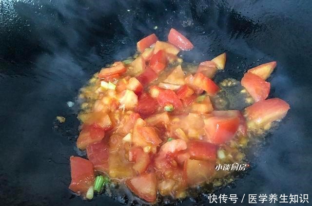 口感|做疙瘩汤时,学会这一个妙招,做出来疙瘩颗粒均匀,口感好