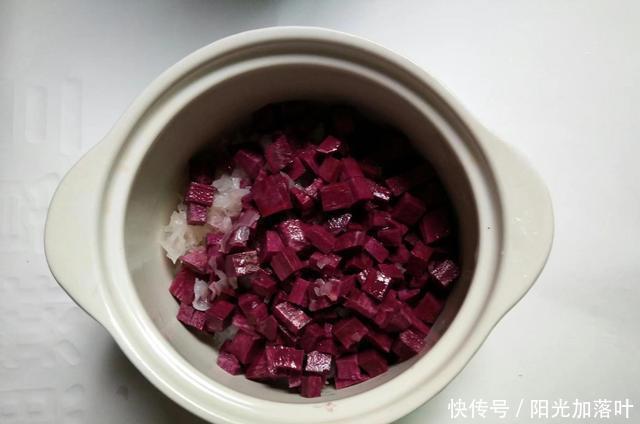  常喝|紫薯和“它”一起炖，女性常喝淡化斑点，脸色红润，不化妆也漂亮