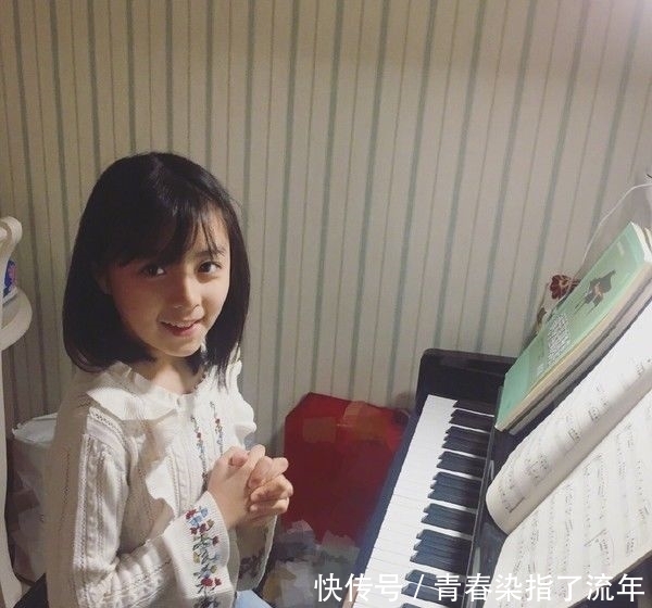  小苹果|还记得《一年级·小学季》的小苹果安淇尔吗？她现在长这样了