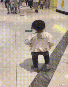 妹子|“妹子,你腰上的纹身真有个性,看得我脸红了”好一个出入平安啊哈哈哈