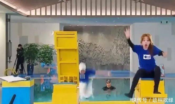  忍不住|baby游戏环节闻不到臭味，李晨忍不住一句话，揭露baby“小秘密”