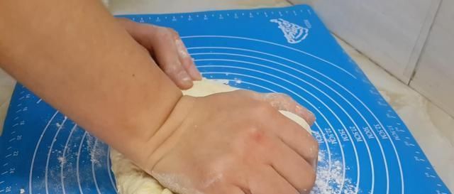 豆包|半斤红豆,1斤面粉,不用烤箱,教你做创意红豆包,比发糕还好吃