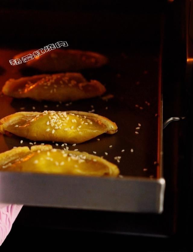  用料|不用黄油不用开酥，用它做的点心外酥里嫩层次多，用料简单零难度