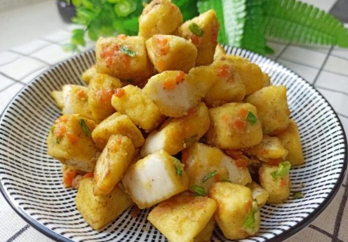 轻松|孜然炒馒头的家常做法,香味浓郁,5分钟出锅,轻松解决全家早餐