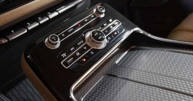  长轴距|一家人出行新选择，3025mm超长轴距，2022mm宽体车身，50.98w起