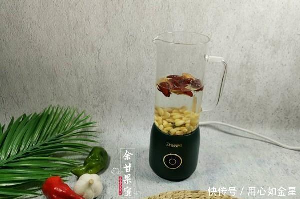 早餐|我的早餐饮品，用这两种食材磨豆浆，香甜好喝，一次不到2元