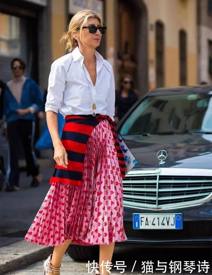 面料|谁说胯宽不能穿百褶裙！做好这三点，梨形身材也能穿得减龄又显瘦