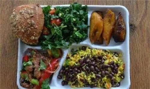 各国|各国学校食堂的午餐盘点,网友外国虽丰盛,还是喜欢中国的