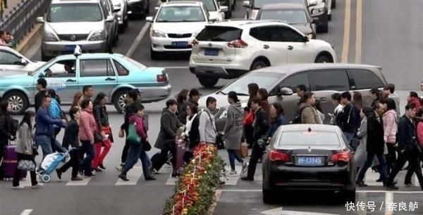 交通违法行为|上海人注意！下周一起，行人闯红灯、乱穿马路等一律处罚