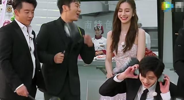 节目|跑男录制过程中,杨颖不小心暴露蔡徐坤号码,粉丝拨打后瞬间懵了