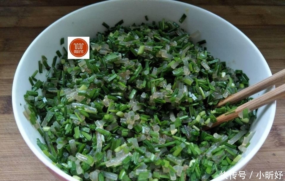 韭菜|做韭菜盒子,教你一招,外酥内鲜,好吃不腻,简单又美味!