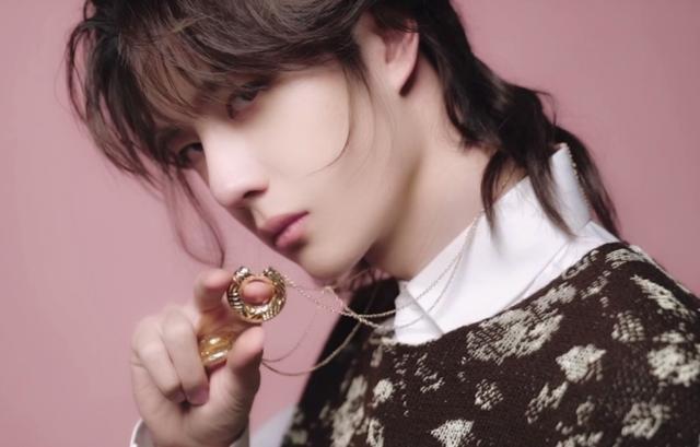  王一博|高冷话少的王一博，不适合做《天天向上》主持人网友说太适合了