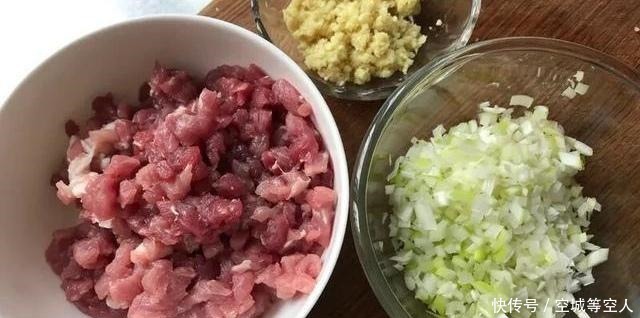 做法|教你在家做酸辣粉,味道酸辣爽口,好吃又开胃,做法超简单