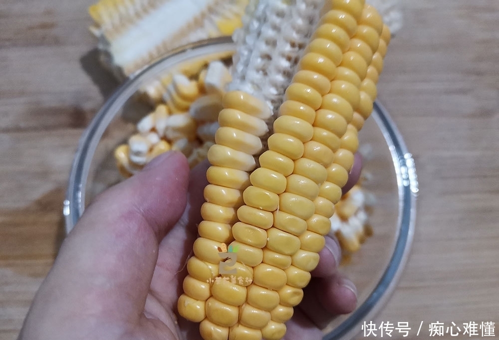 喜欢|做玉米汁时,只放水可不行,多加一样食材,玉米汁香浓好喝又营养