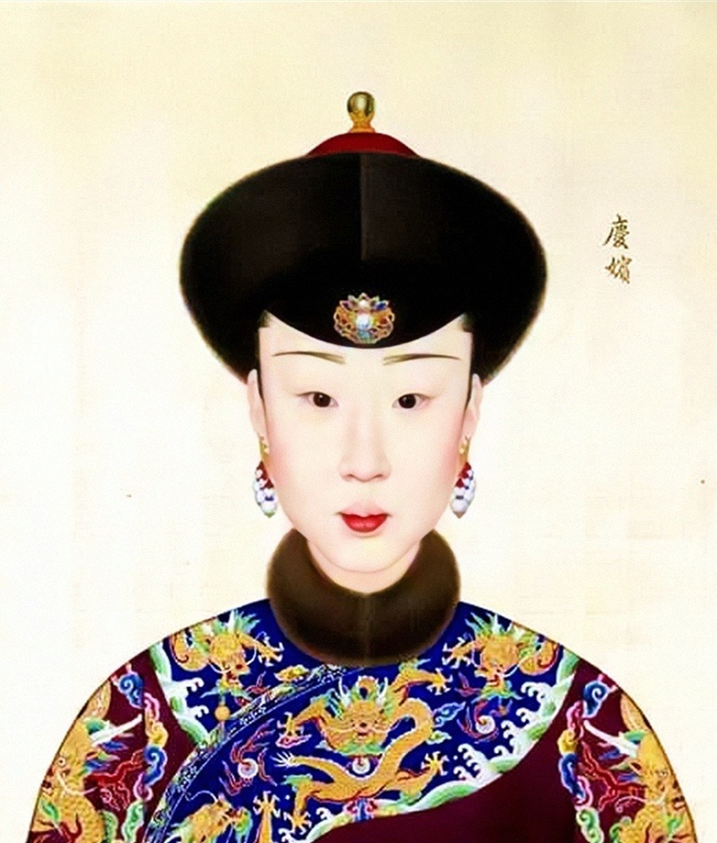 乾隆帝|乾隆和12个老婆的画像，图15比乾隆小47岁，图3是乾隆真实的相貌