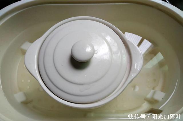 常喝|紫薯和“它”一起炖,女性常喝淡化斑点,脸色红润,不化妆也漂亮