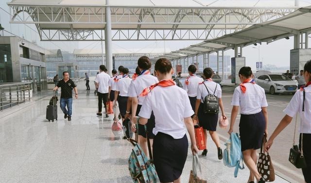 空乘|盘点空姐不能为乘客做的那些事！