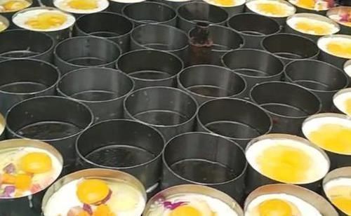 排队|大妈卖“创意”小吃,3元1个,货真价实营养高,顾客排队也要买