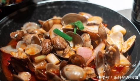 方法|炒花蛤时,先下锅还是先焯水老师傅都不对,教你正确方法