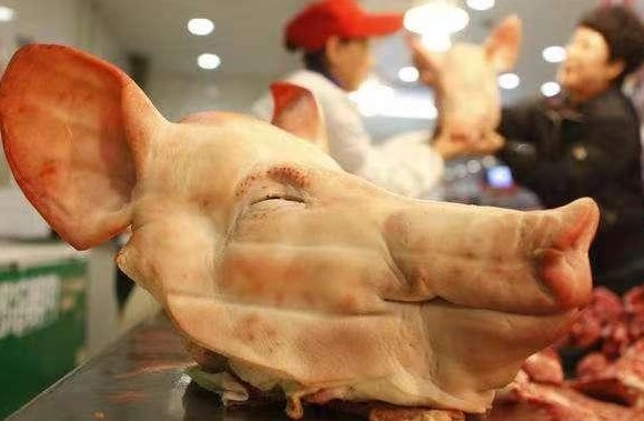 吃起来|为什么很多人喜欢吃猪头肉,常吃猪头肉身体会有哪些变化,了解下