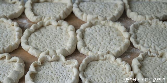 焦脆|面粉试试这样做一次,比包子油条好吃百倍,上层肉香底层焦脆