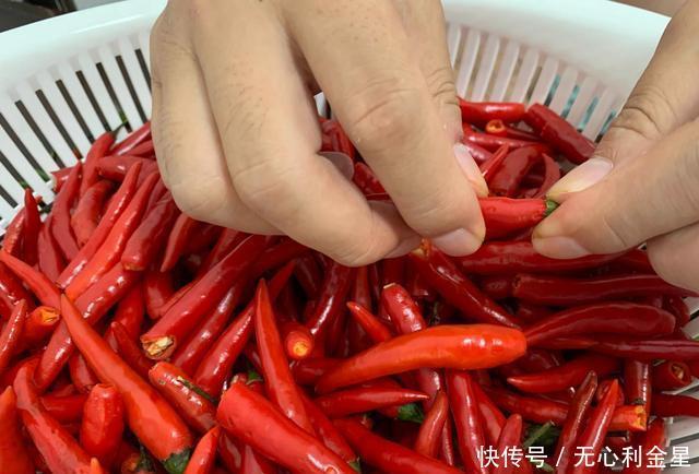 劣质的小米|68岁大叔靠摆地摊卖辣椒酱,养活一家5口,向他讨教配方分享出来