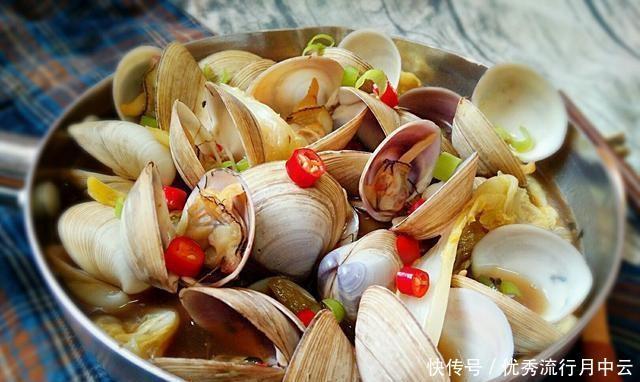 花样|顺德名菜卜卜蛤蜊,用鲜辣汤和暖身玩白贝“花样”