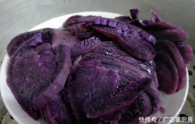 蒸锅|南瓜紫薯月饼花糕,一个蒸锅就能搞定,软糯营养,在家也能轻松做