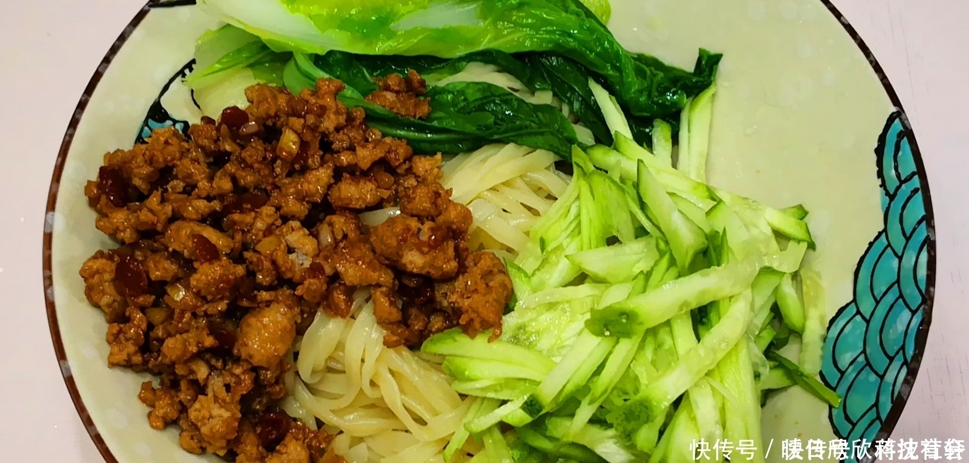  过瘾|夏天吃面条，最喜欢这种做法，吃了30年都没够，比吃凉皮还过瘾