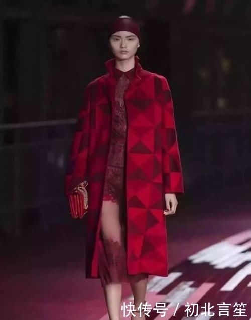 贺聪|刘雯接班人原来是她?新一代的国模之光,还是亚洲唯一登上顶级大刊的国模?