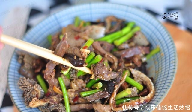 下饭|这菜太下饭了!一到天冷就想吃,一顿舍不得吃完,必须配馒头