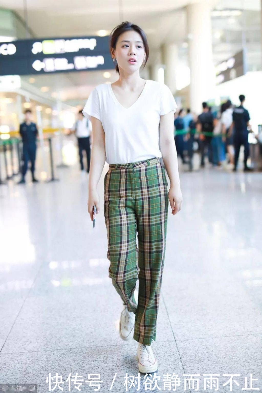  奶奶裤|别再穿阔腿裤了，2020最流行的4条裤子长这样