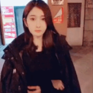 姑娘|搞笑GIF:姑娘,你说的什么?我没听清!