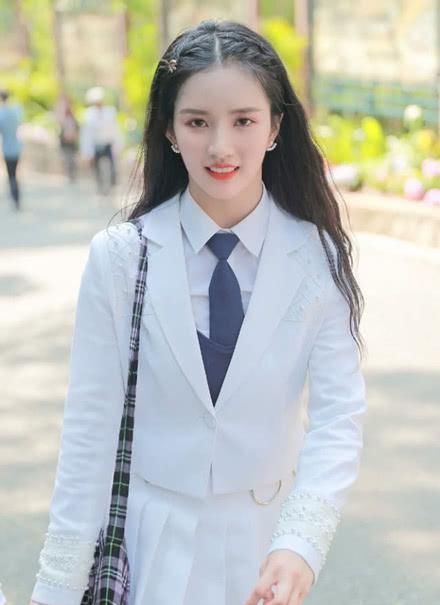 名列榜首|《创造营2020》舞台首秀,四大舞担获网友力挺,刘些宁名列榜首